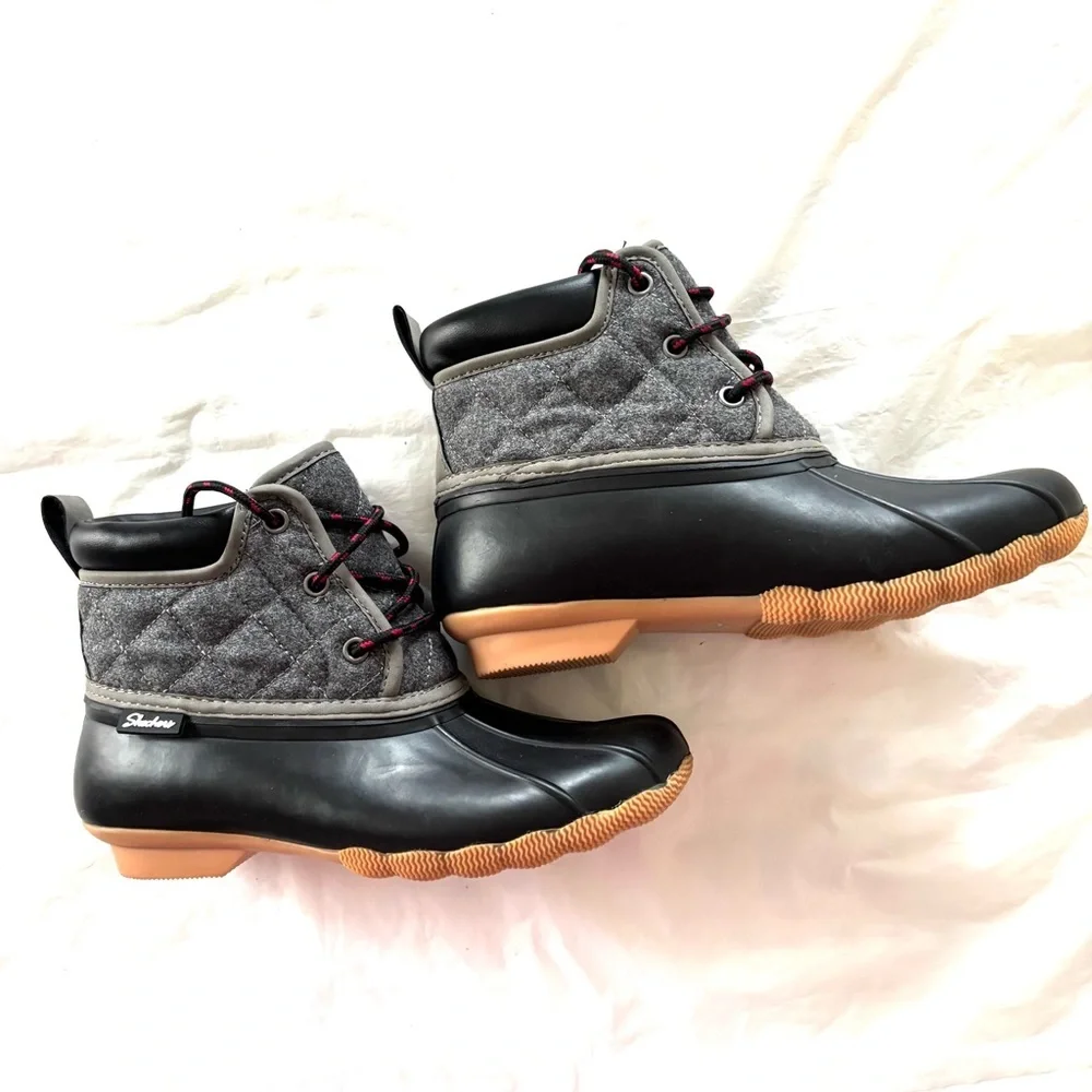 NWOT Skechers Arch Fit Pond Lil Puddles Boots Black Gray SZ 6 Y